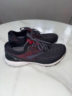 Brooks Black and Red women’s Running Sneakers